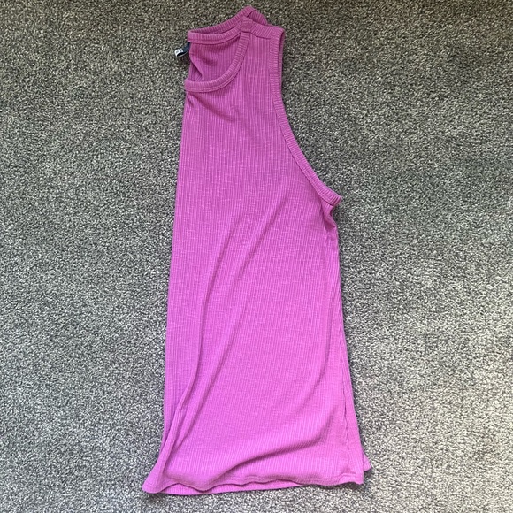 Old Navy Women’s High Neck Luxe Tank in Size Small in Artichoke Blossom - Picture 5 of 6